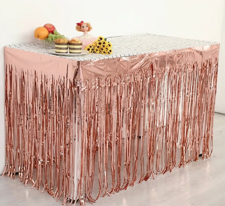 ROSE GOLD METALİK PÜSKÜLLÜ MASA ETEĞİ - 70X300 CM ZARİF VE MODERN PARTİ DEKORASYONU